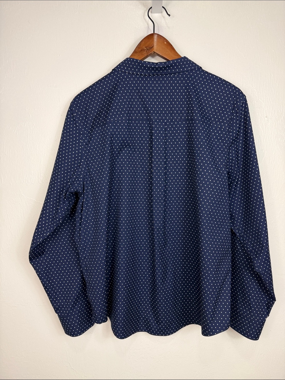 L.L.Bean Women’s XL Petite Navy Wrinkle-Free Cotton Button Down Shirt - Picture 4 of 9
